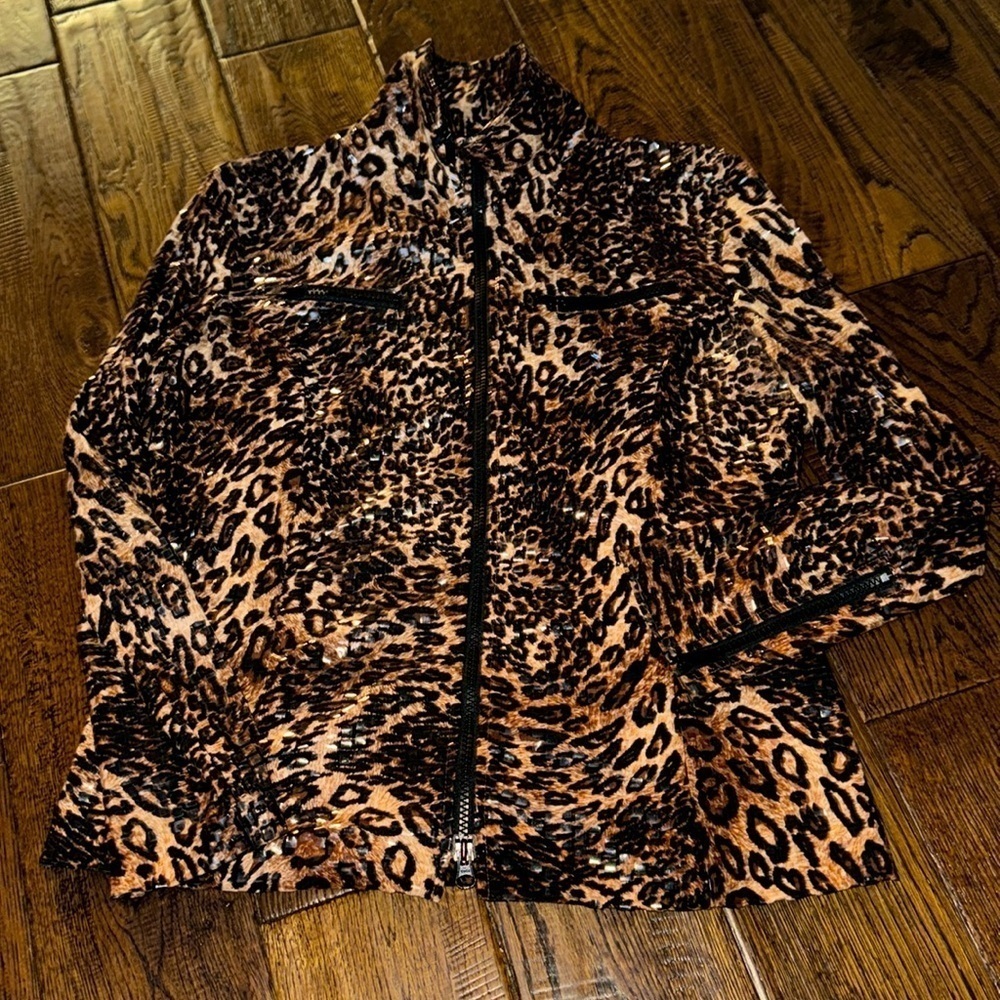 NABI Animal Print Size Large